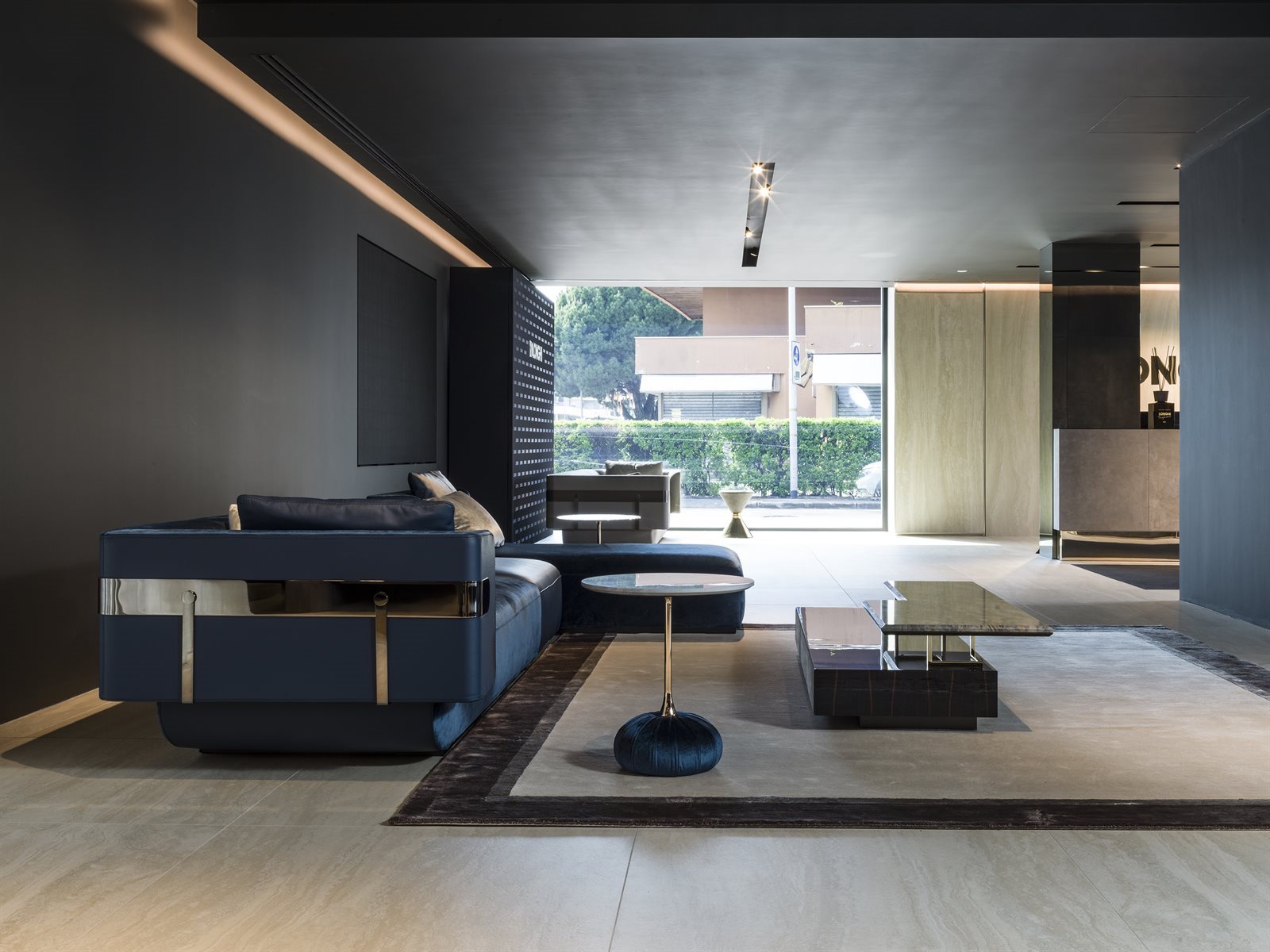 NEWS_showroom_gallery06(2)